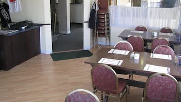 Breakfast, lunch and dinner served