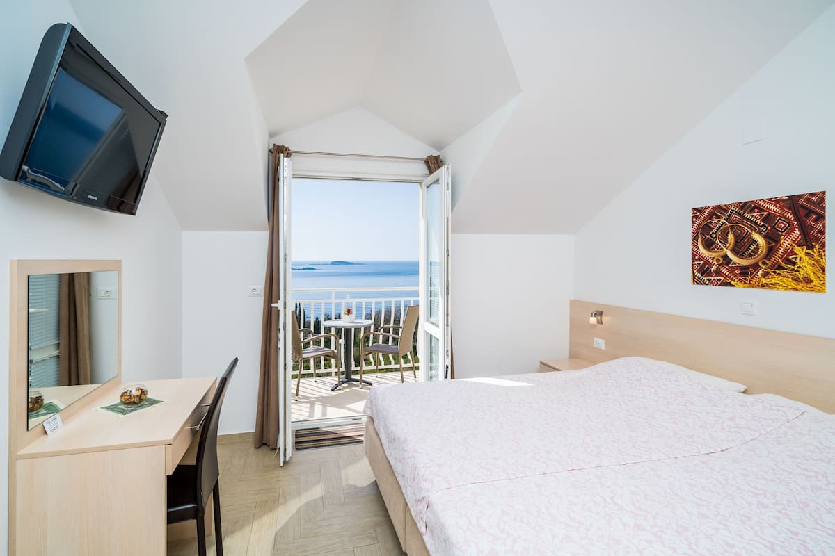 In-room safe, iron/ironing board (on request), WiFi (free), bed sheets