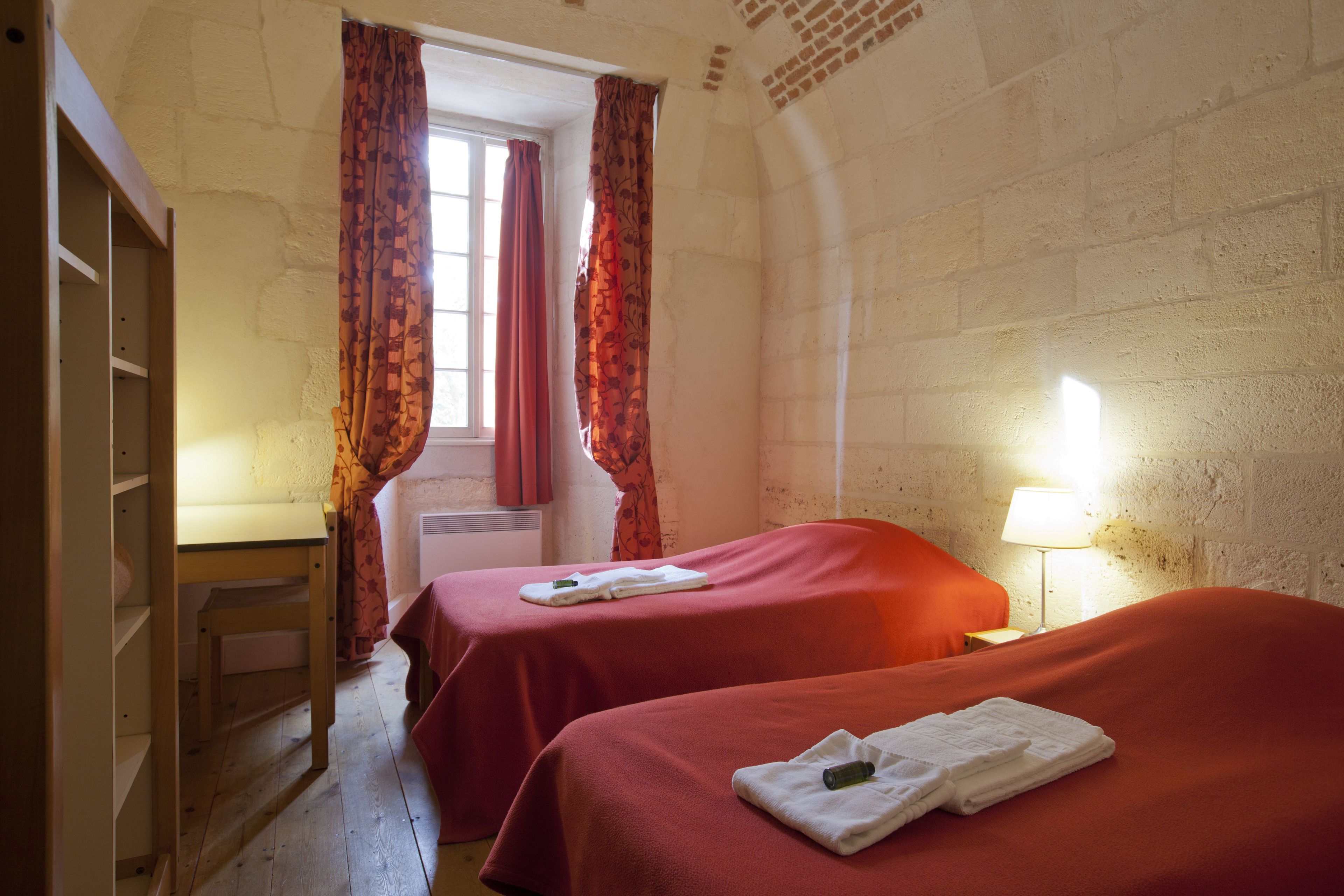 standard twin room, shared bathroom | desk, blackout curtains, free cots/infant beds, free wifi