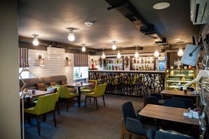 Petit déjeuner buffet compris tous les jours