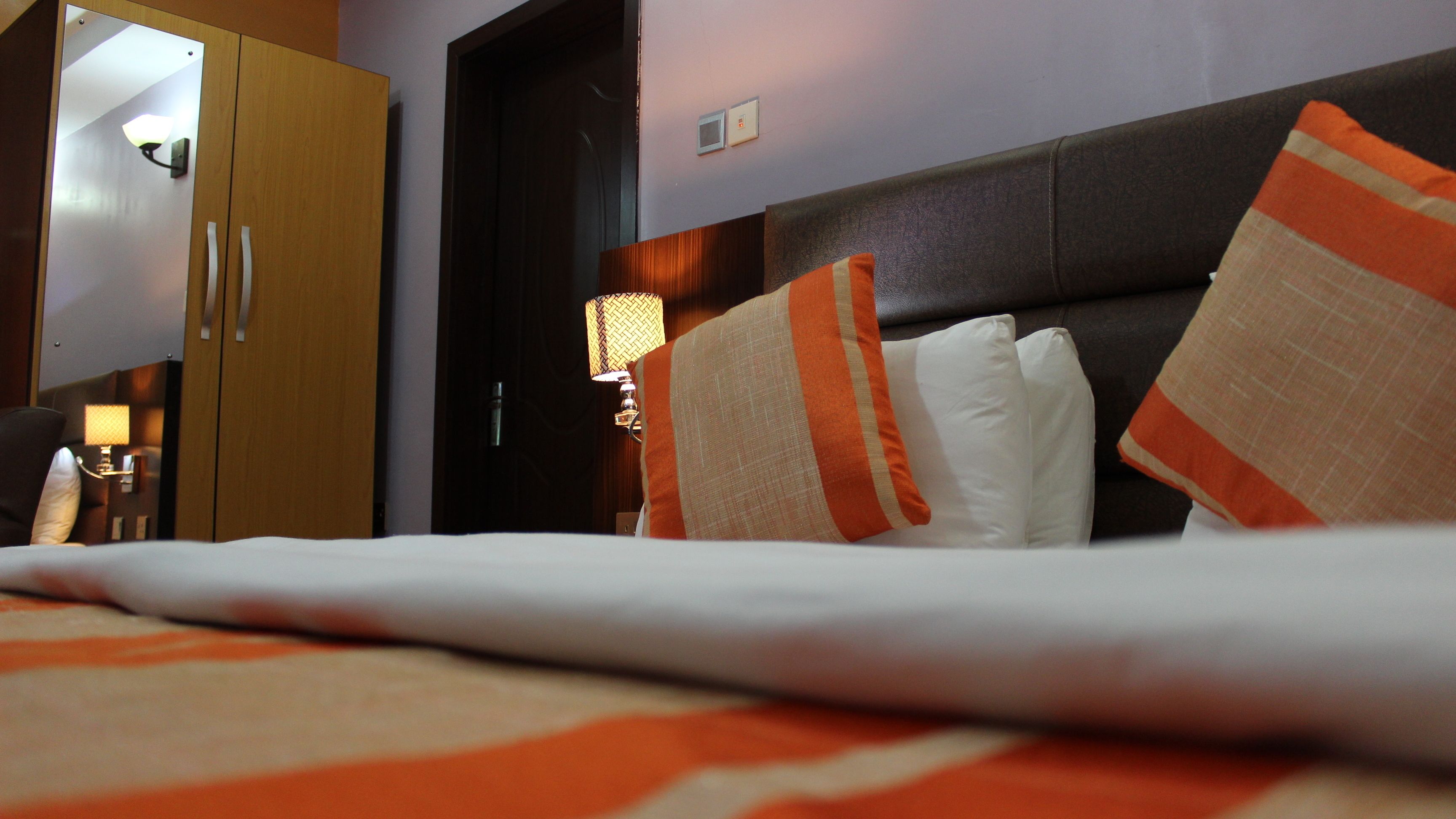 premium bedding, in-room safe, desk, laptop workspace