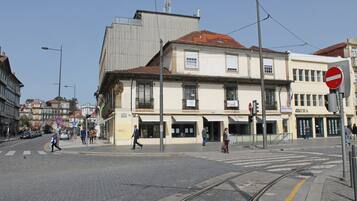Vista frontal de la propiedad