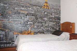 Room - Pensão França (Porto)