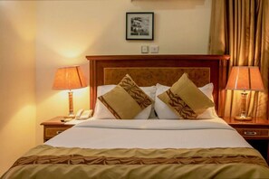 Phòng Tiêu chuẩn | Bộ đồ giường cao cấp, két bảo mật tại phòng, bàn 