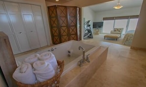 Maison Luxe, 4 chambres | Baignoire Ă hydromassage