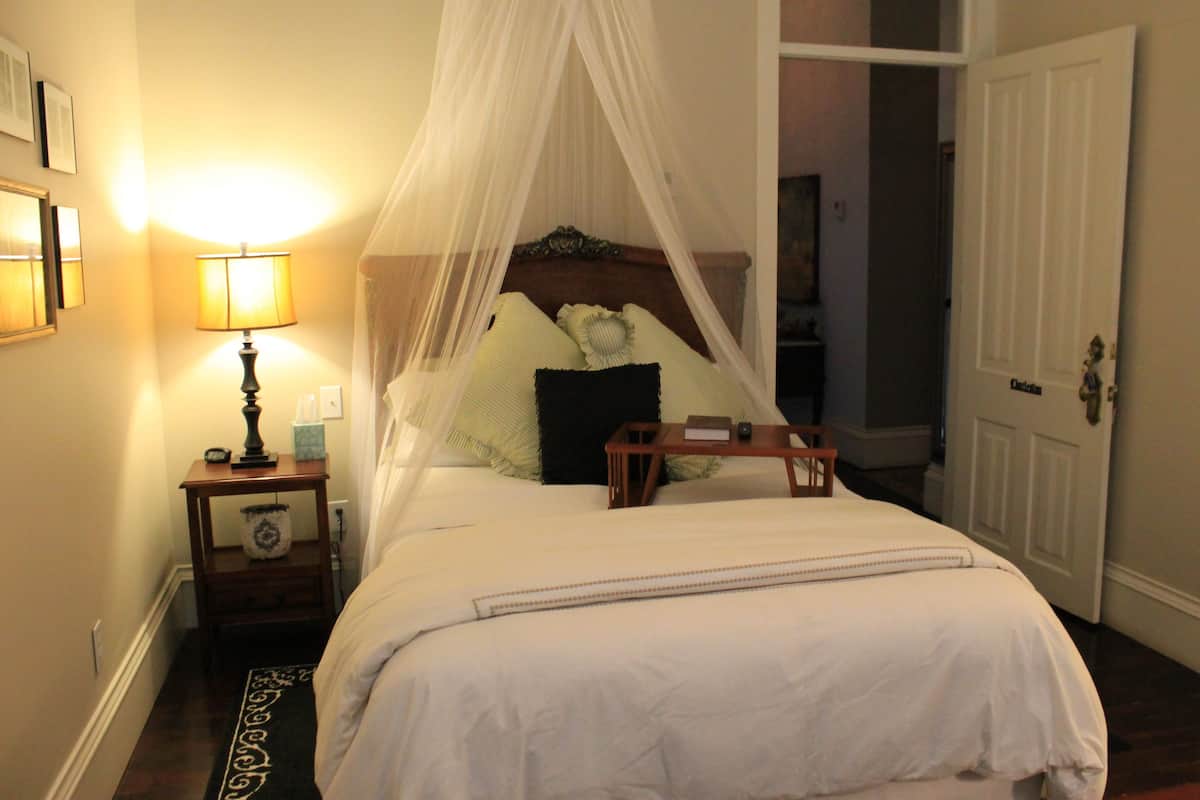 Suite, 1 Queen Bed, Private Bathroom (Charleston Square) | Laptop workspace, iron/ironing board, travel crib