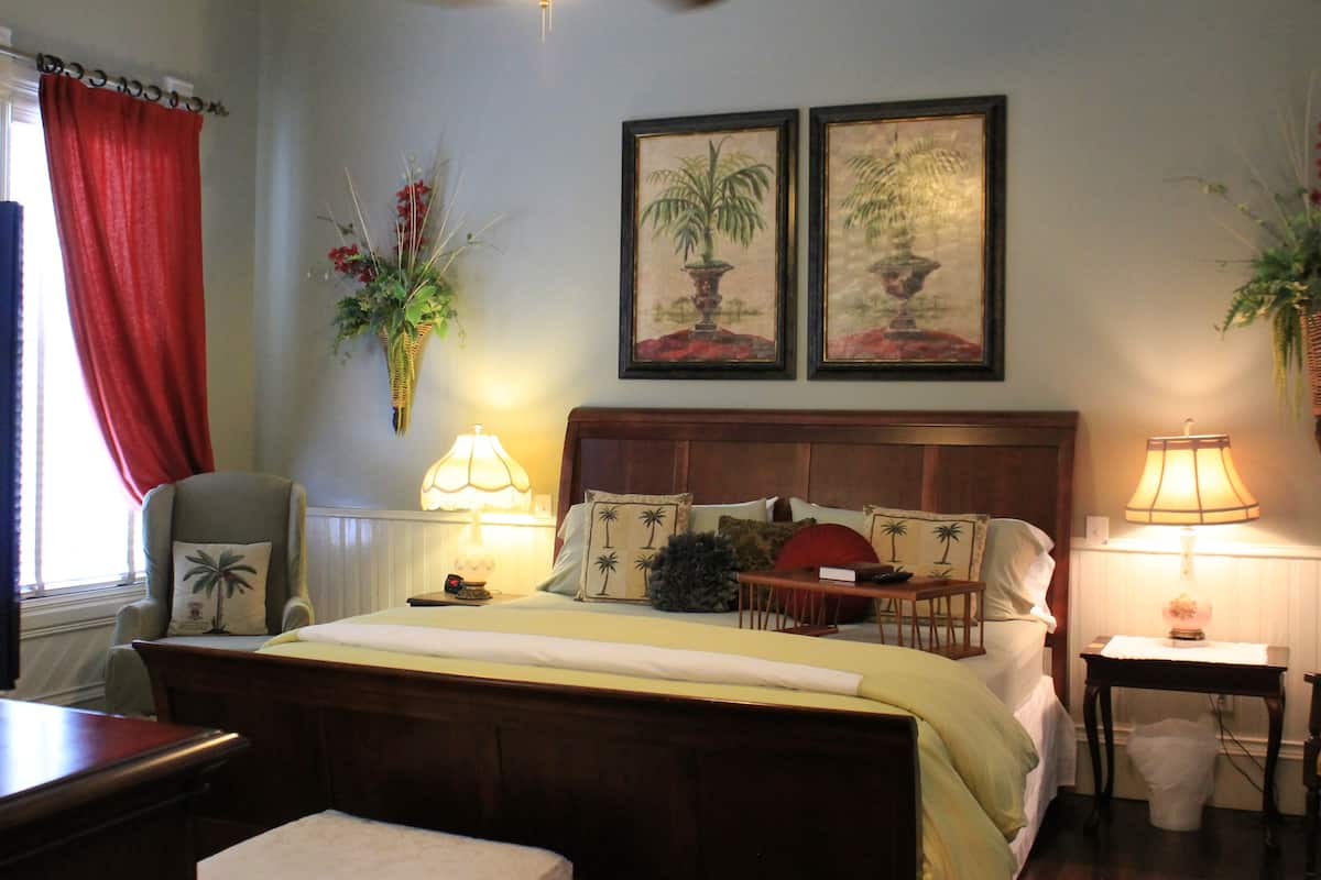 Suite, 1 King Bed, Private Bathroom, Garden View, Downstairs (Little Gem) | Laptop workspace, iron/ironing board, travel crib