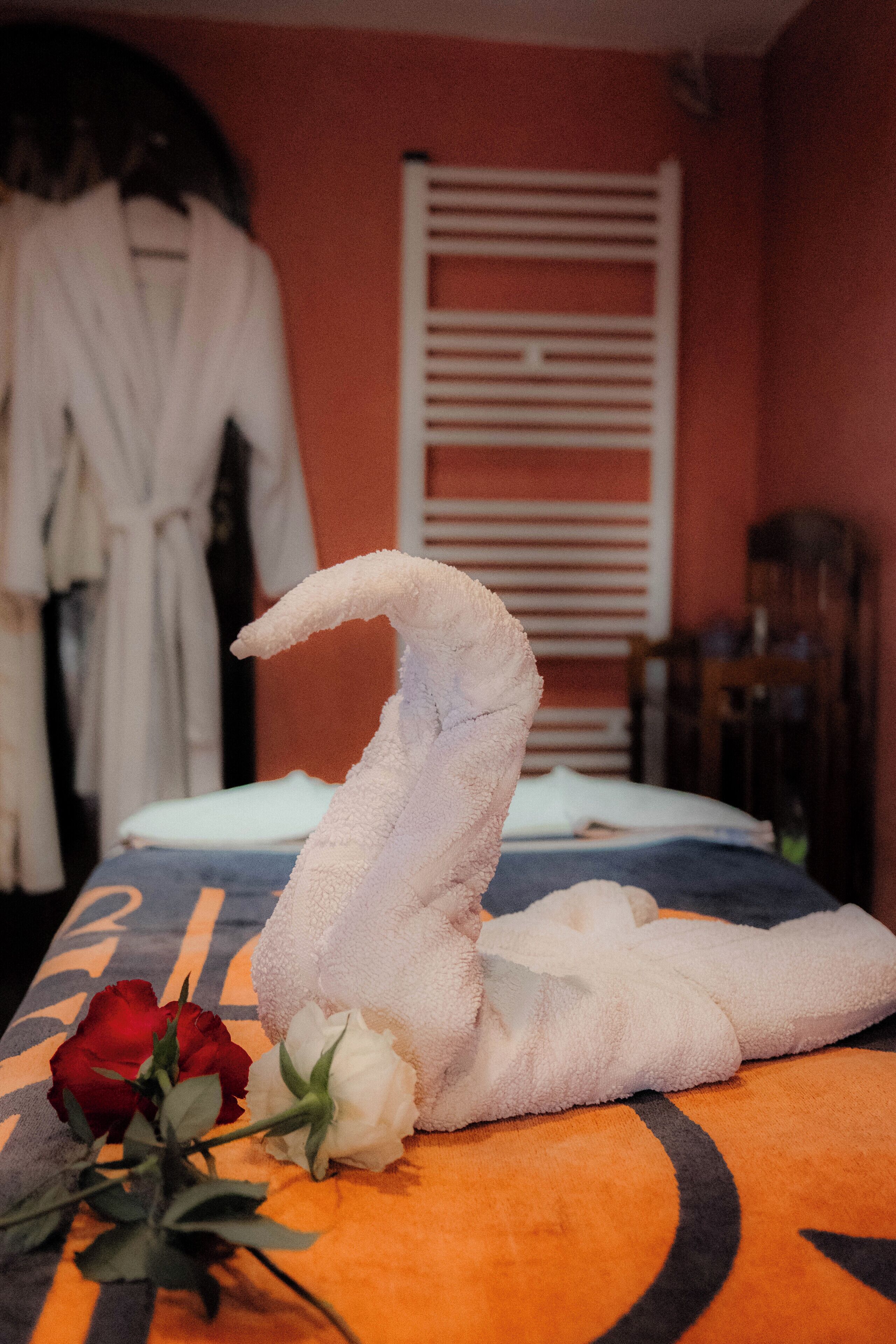 Hammam, soins corporels, gommages corporels, 1 salle de soins