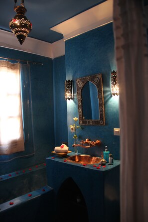 Free toiletries, hair dryer, towels, soap - Riad Ajebel (Marrakech)