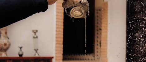 Breakfast, lunch, dinner served; local and international cuisine