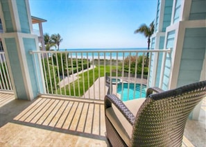 Exclusive Aqua Escape (5 Bedroom Exclusive Beachfront Home) | Balcony