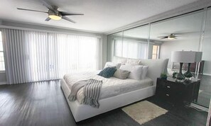 Coastal Beach House (4 Bedroom Exclusive Home) - Luxury Homes by BeachTime Rentals Indian Rocks Beach (Indian Rocks Beach)