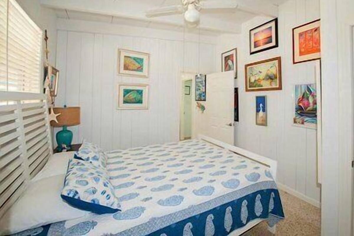 Beachfront Ocean Dream (4 Bedroom Home) | Individually decorated, individually furnished, free WiFi