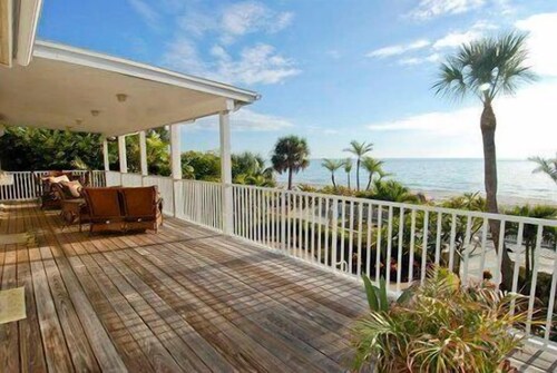 Luxury Homes by BeachTime Rentals Treasure Island