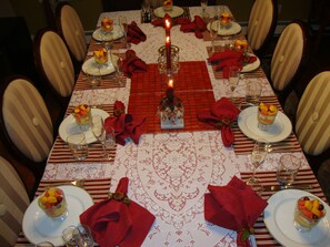 Free daily full breakfast  - Arbor View House B&B (East Marion)