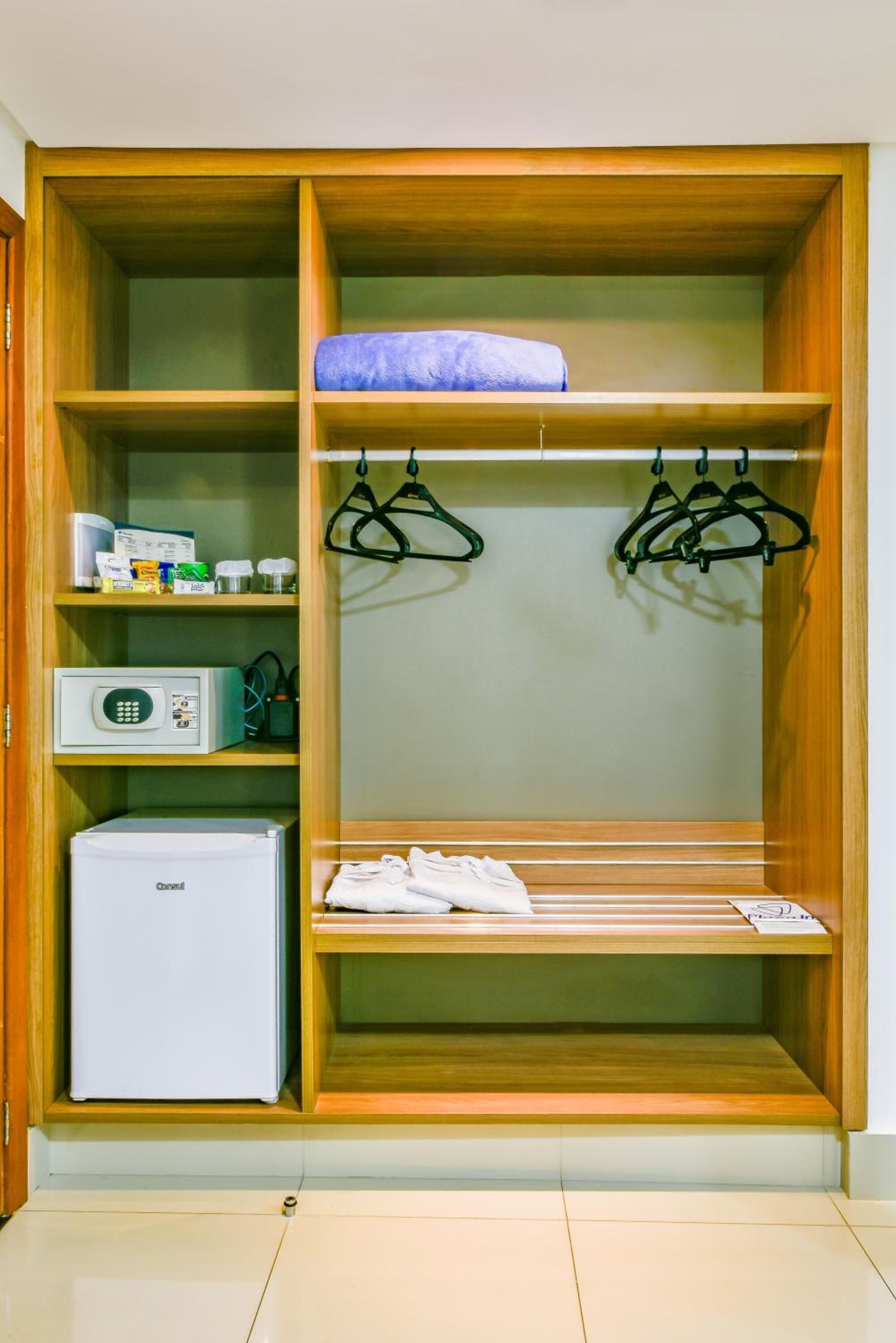 1 bedroom, minibar, in-room safe, desk