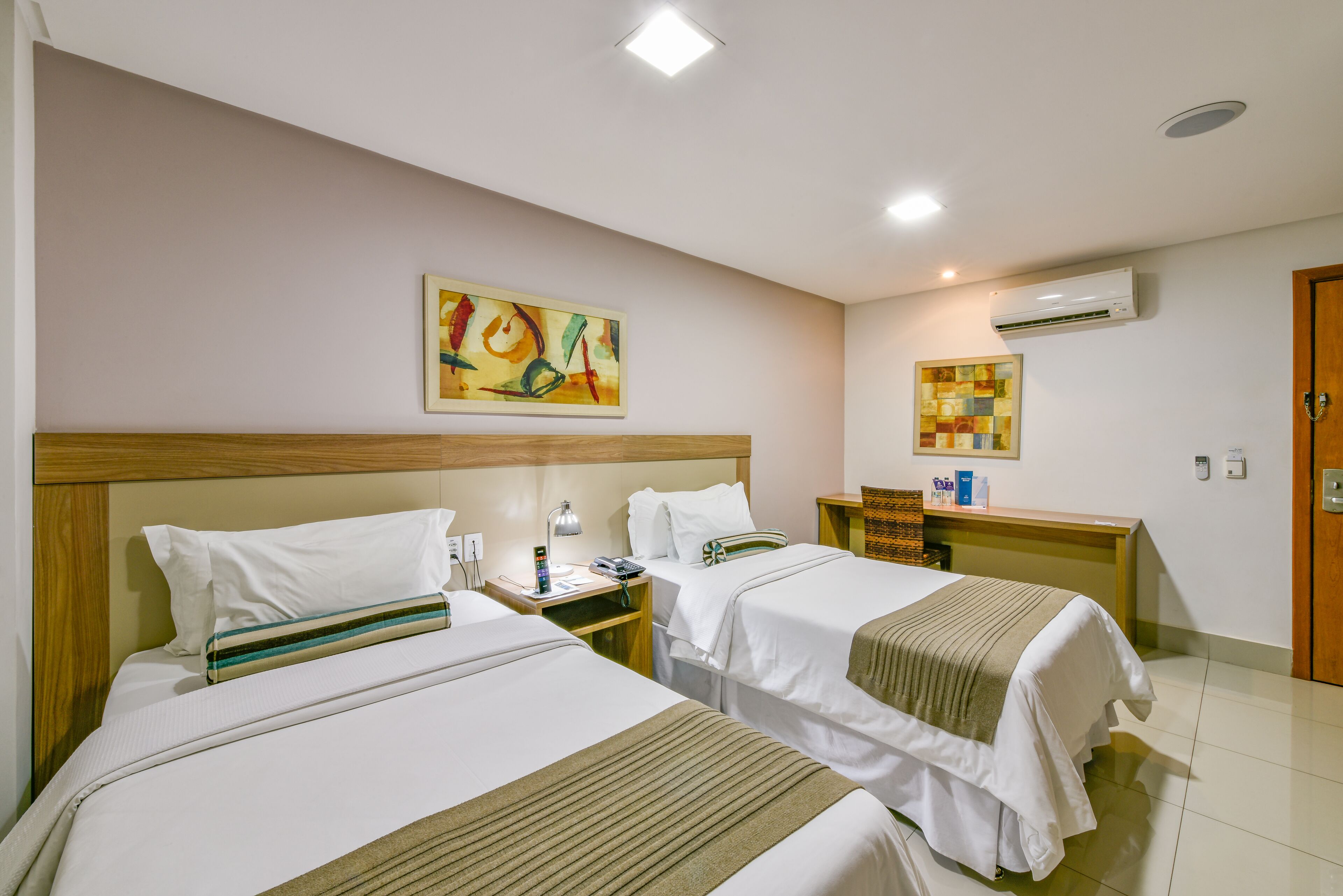 executive twin room | 1 bedroom, minibar, in-room safe, desk