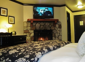 Superior Room, 1 King Bed, Non Smoking, Fireplace | Premium bedding, down comforters, memory foam beds