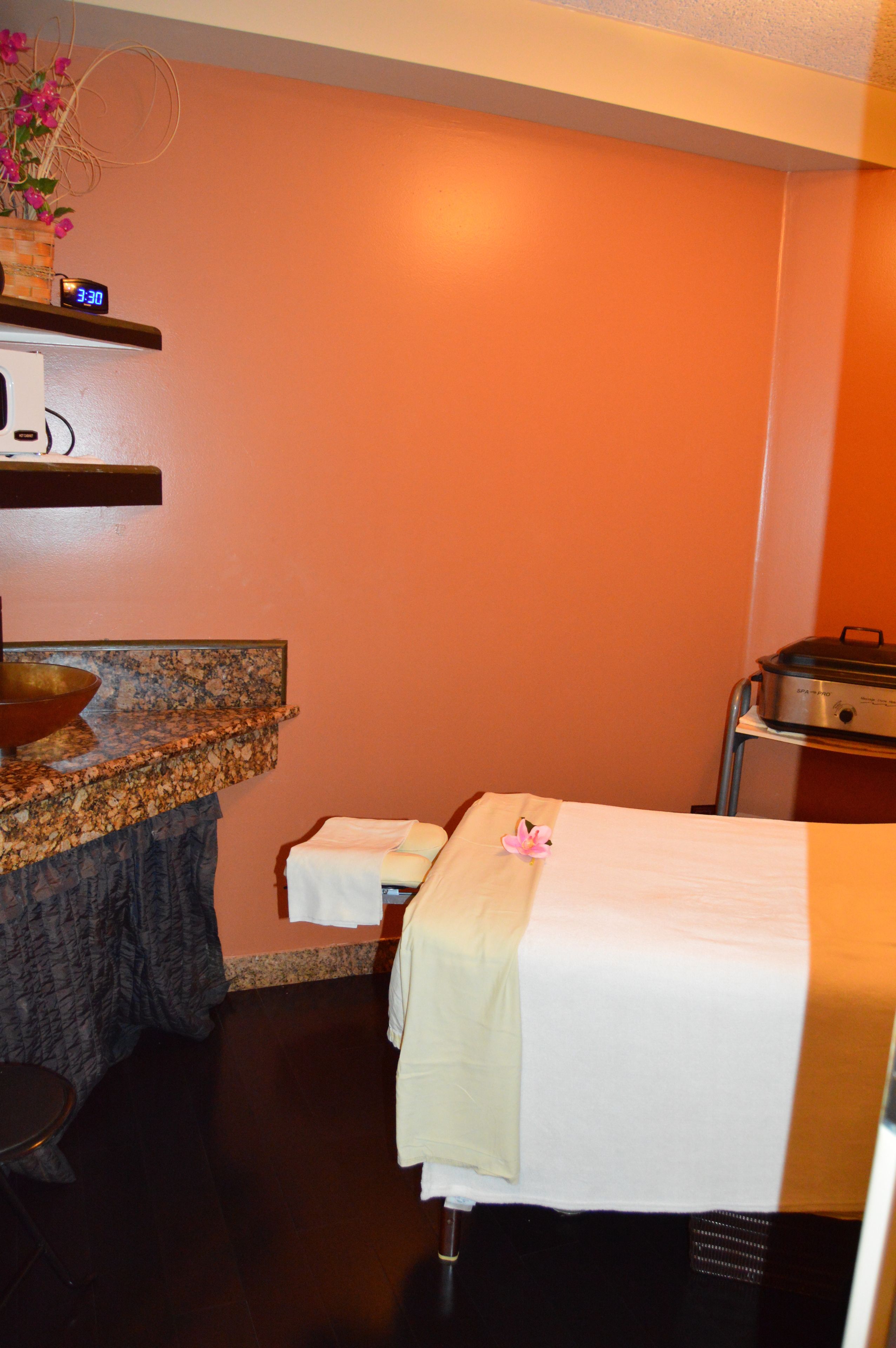 Sauna, steam room, Turkish bath, manicures and pedicures
