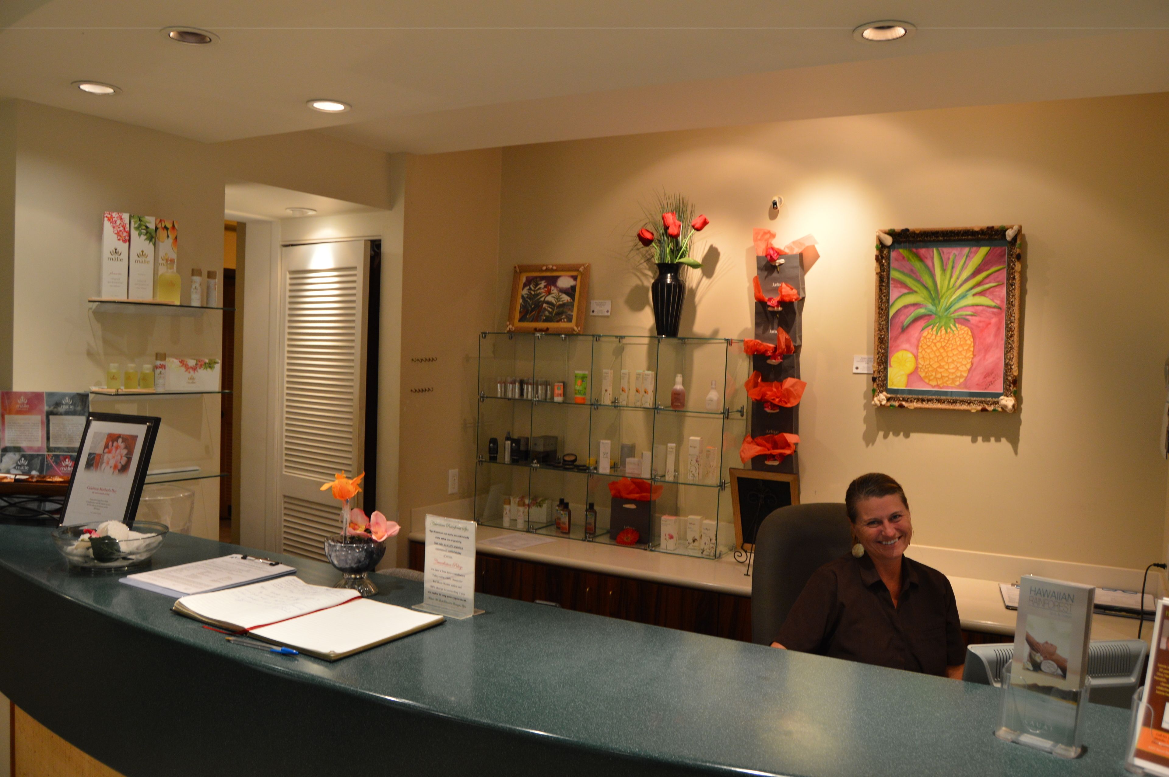 Een sauna, een stoombad, een Turks bad/hammam, manicures en pedicures