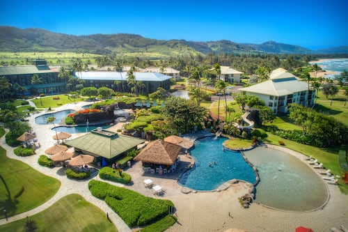 4 outdoor pools