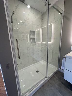 Executive Suite (No Pets Allowed) | Badezimmer