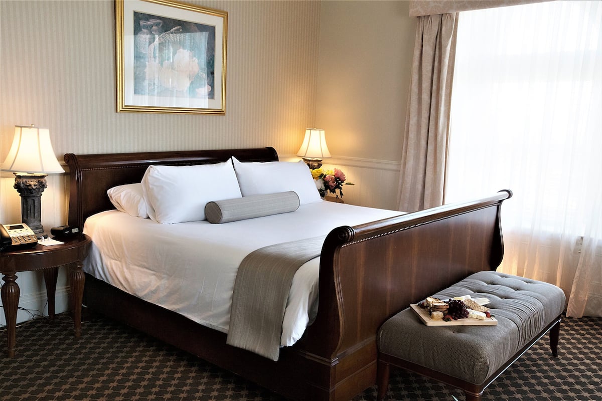 Luxe beddengoed, een strijkplank/strijkijzer, gratis wifi, beddengoed