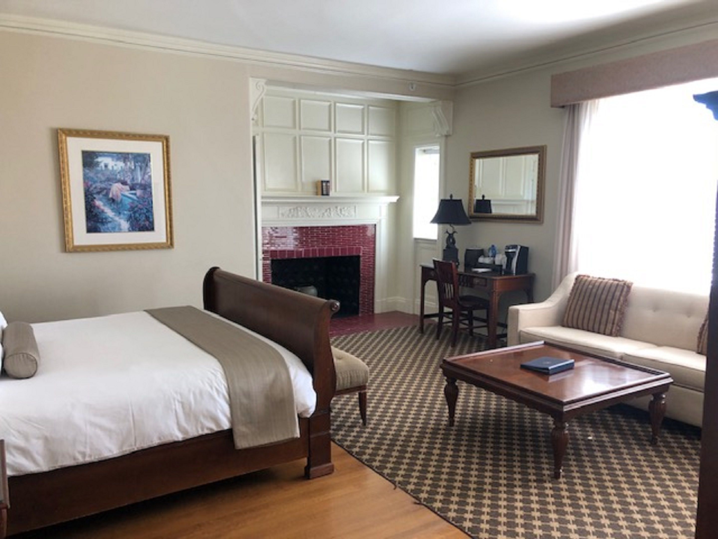 junior suite | bathroom | shower, free toiletries, hair dryer, towels