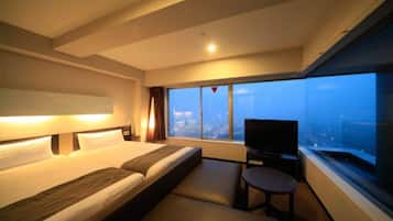 Desk, iron/ironing board, free WiFi, bed sheets