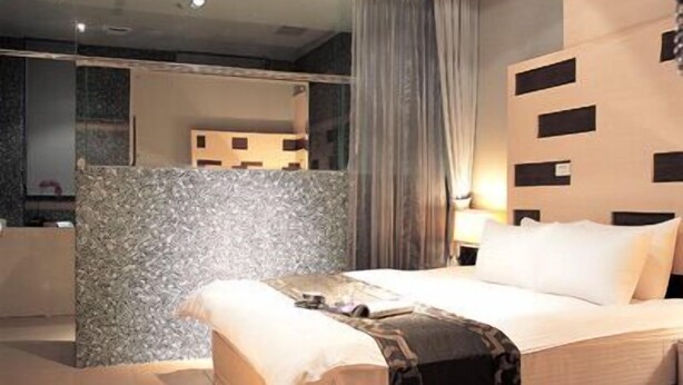 Elite Double Room, Hot Tub | Rollaway beds, free WiFi - The Solasresort Hot Spring Hotel (Puli)