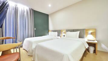Suite Terrace Twin | Premium bedding, down comforters, laptop workspace, blackout drapes