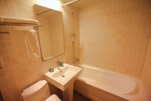 Deluxe Double Room | Premium bedding, desk, blackout drapes, soundproofing - Changwon AT Business Hotel (Changwon)