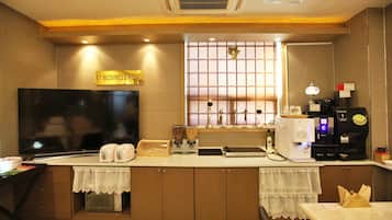 每日供應自助早餐 (每人 KRW5000)