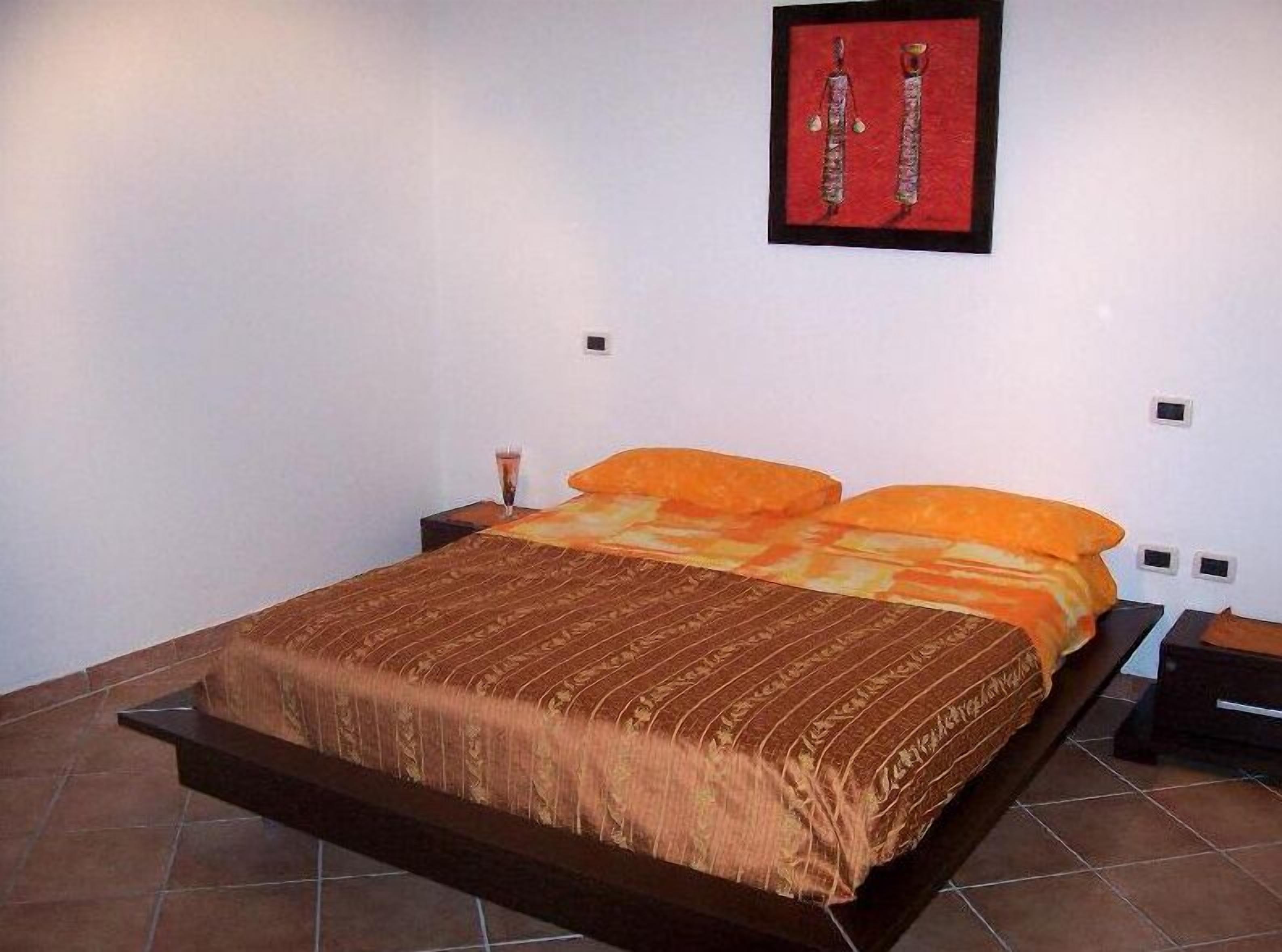 Doppia Comfort, 1 camera da letto, bagno privato | Lenzuola Frette, biancheria da letto di alta qualità