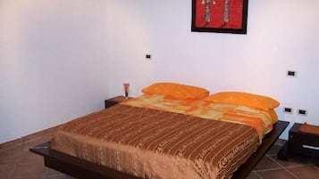 Doppia Comfort, 1 camera da letto, bagno privato | Lenzuola Frette, biancheria da letto di alta qualità
