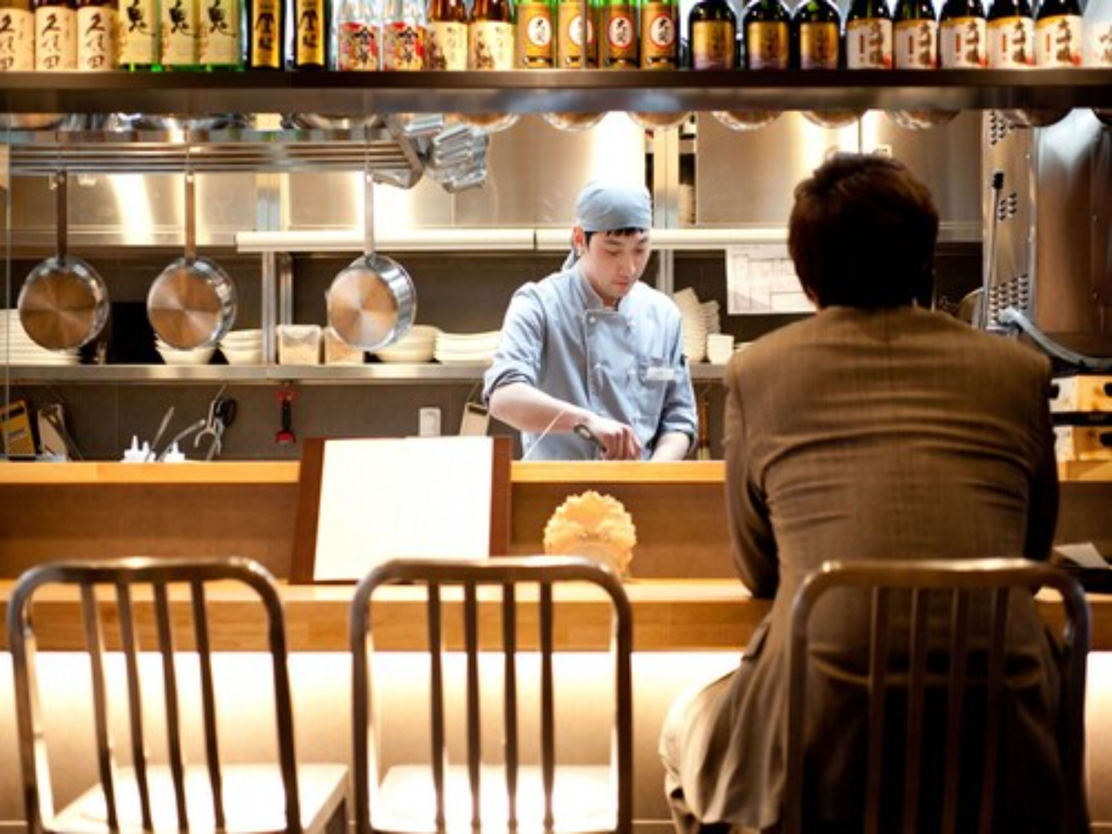 daily cooked-to-order breakfast (krw 15500 per person)