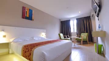 Premium bedding, in-room safe, desk, blackout curtains