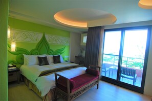 Deluxe Double Room, Sea View | Down comforters, in-room safe, desk, soundproofing - A&L Inn (Hengchun)