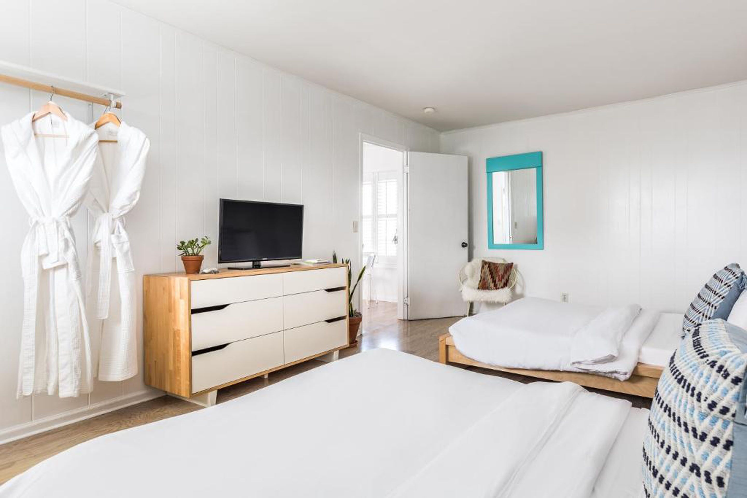 deluxe double room | premium bedding, iron/ironing board, free wifi, bed sheets