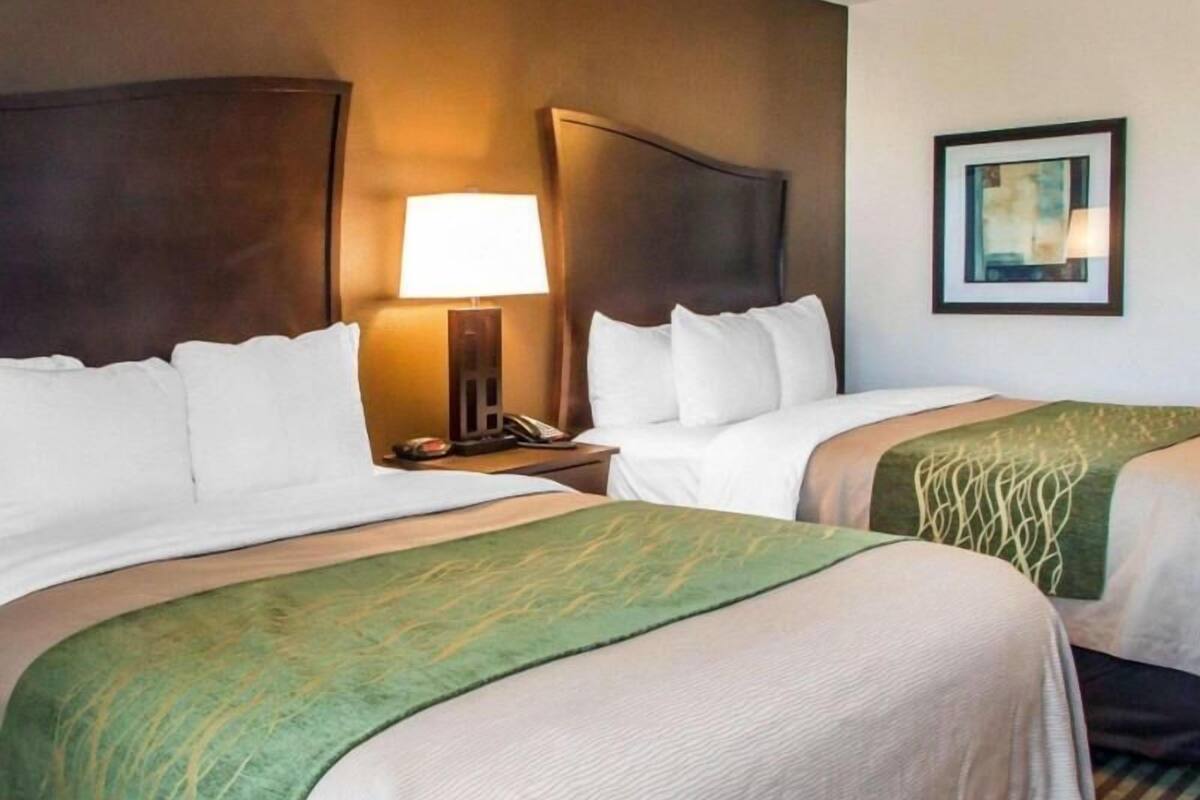 Desk, iron/ironing board, free cribs/infant beds, free WiFi