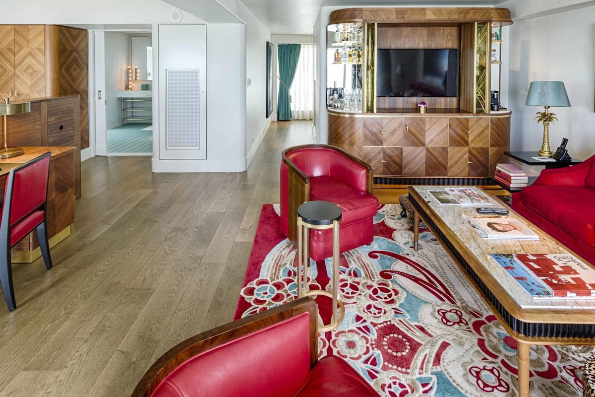 Premium bedding, minibar, in-room safe, soundproofing