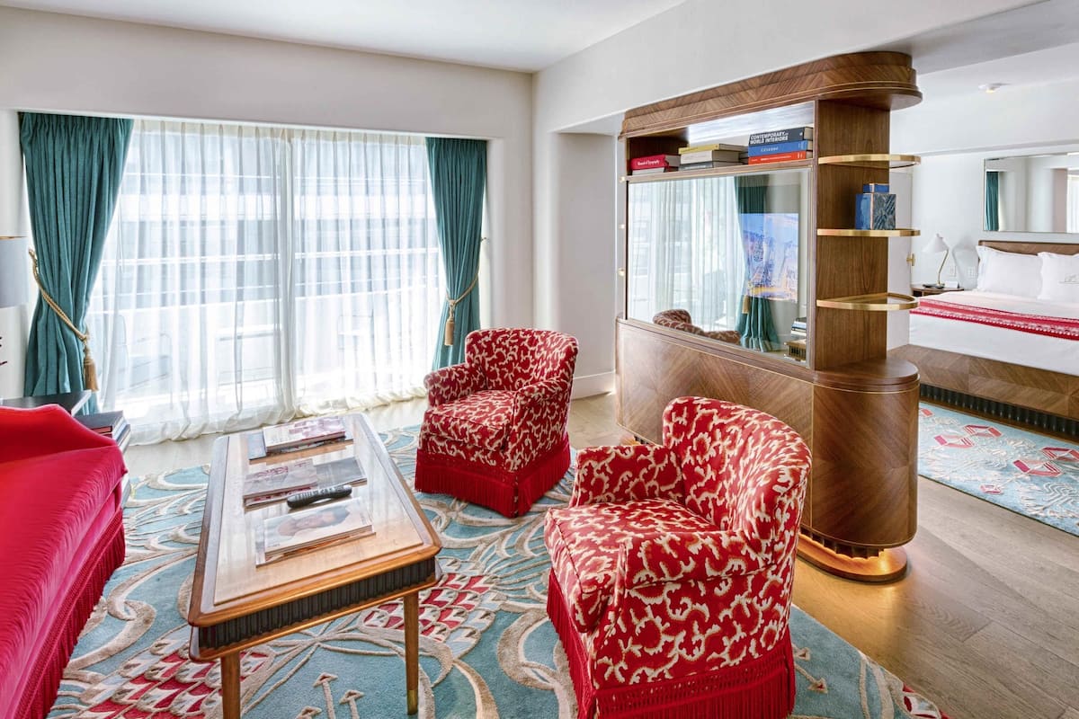 Premium bedding, minibar, in-room safe, soundproofing