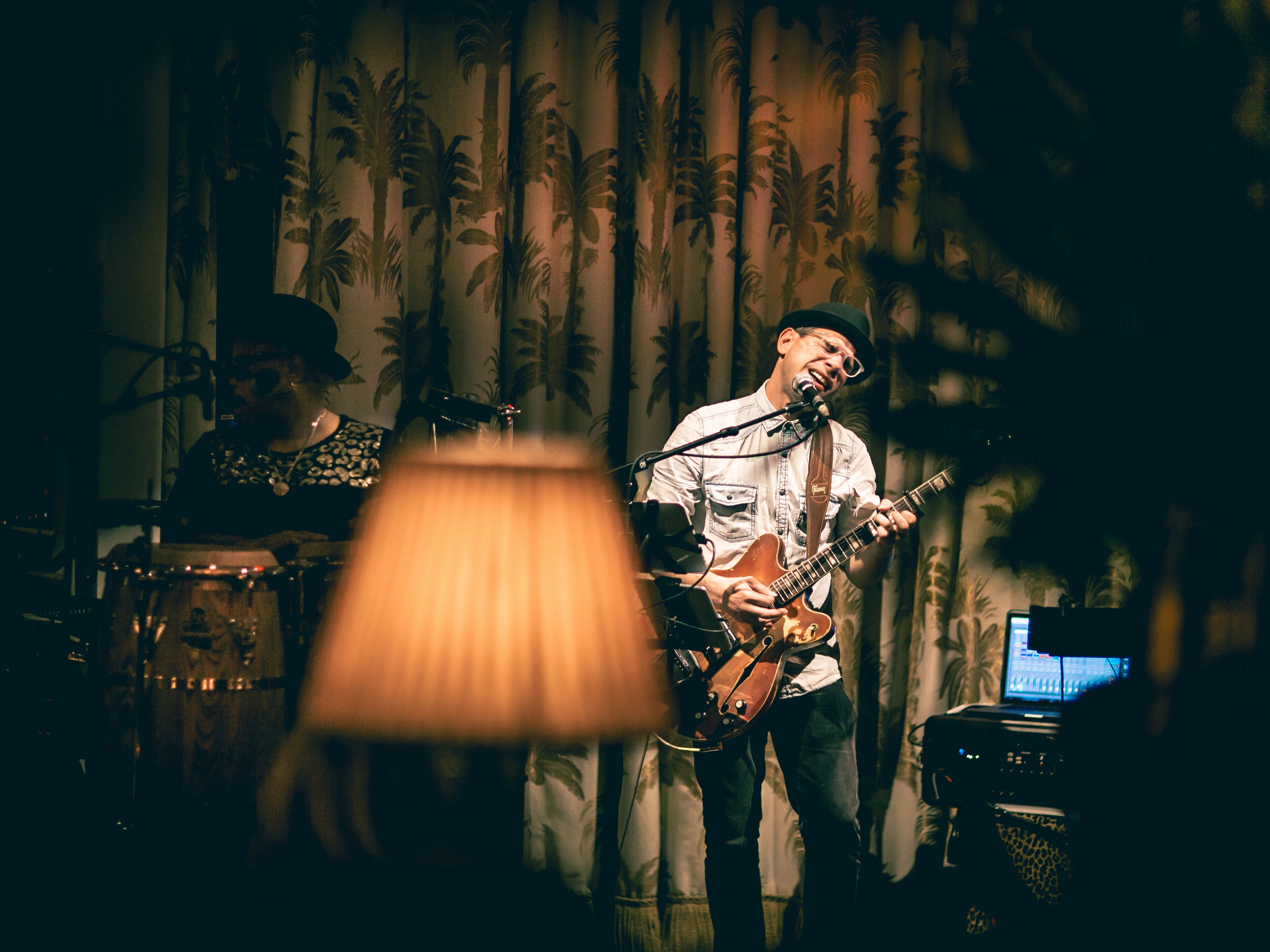 2 bars/lounges, lobby lounge, cocktail bar