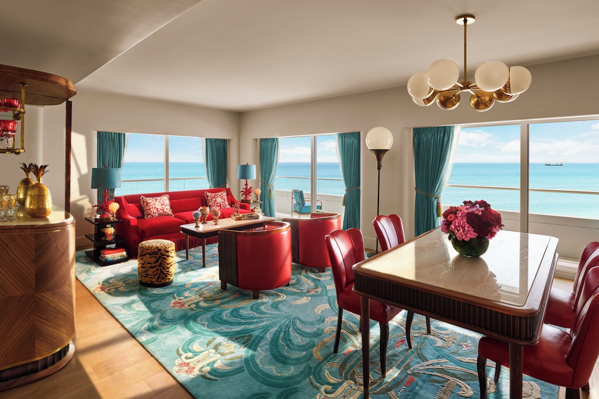 Phòng Suite Premier, 1 phòng ngủ, góc (Oceanfront) | Khu phòng khách | TV, các kênh phim phải trả tiền