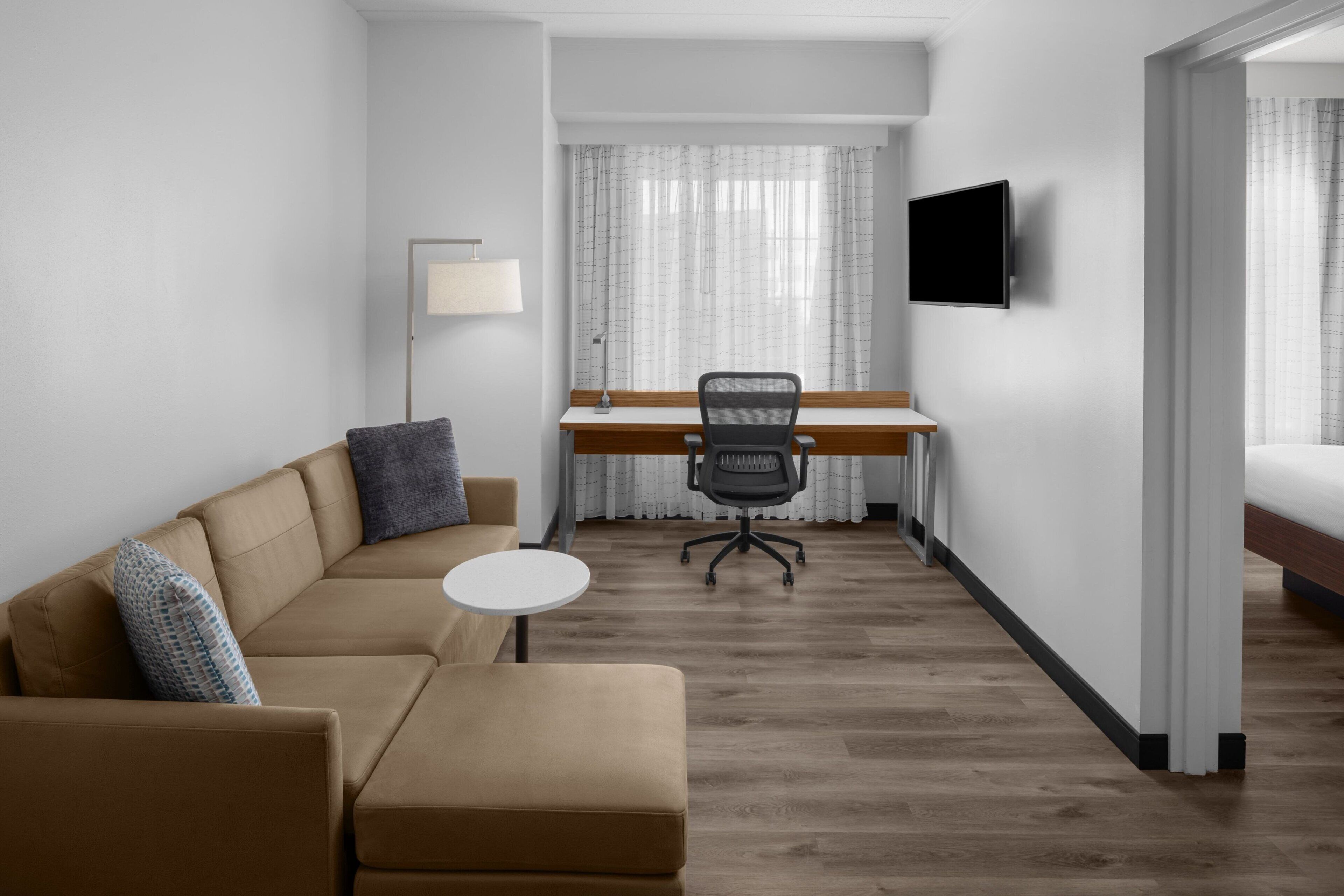 32-inch smart tv with cable channels, tv, netflix