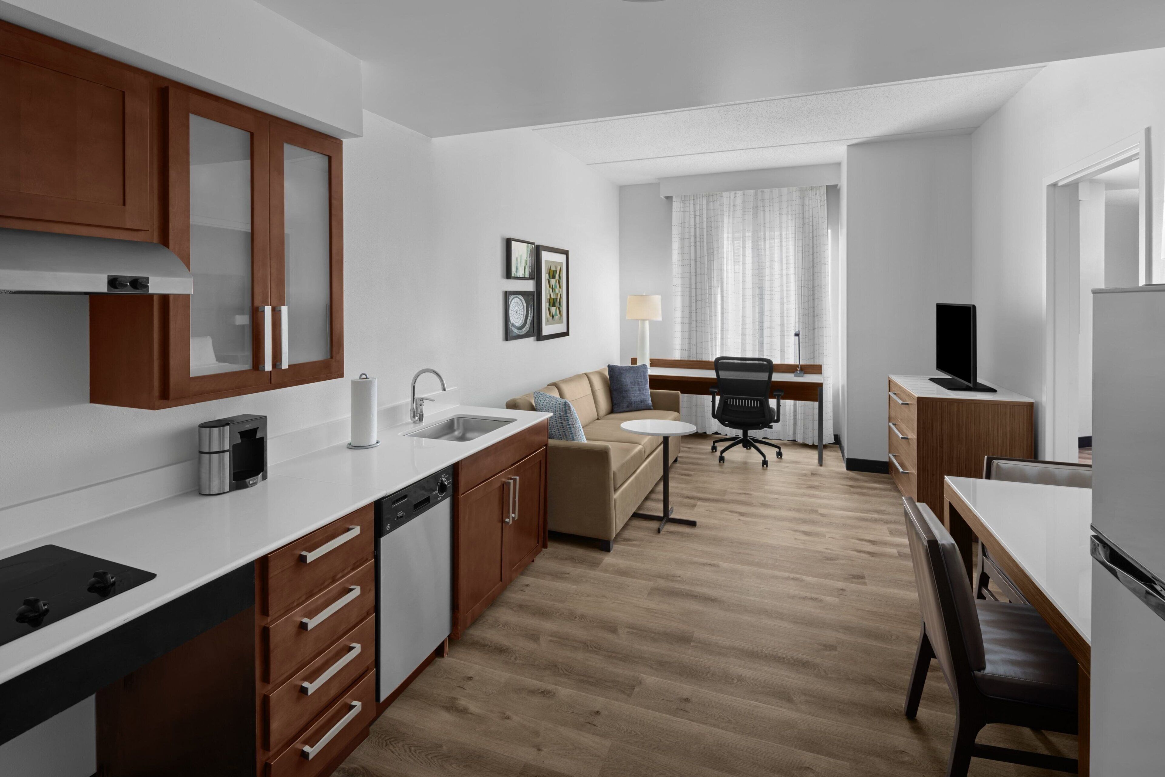 32-inch smart tv with cable channels, tv, netflix