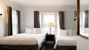 Suite | Desk, free WiFi, bed sheets