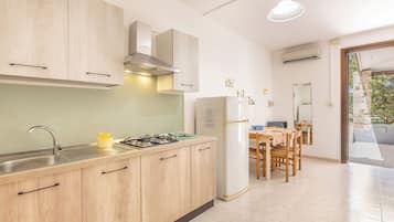 Cottage, 2 phòng ngủ, khu vực vườn | Bếp riêng | Tủ lạnh, dụng cụ pha cà phê/trà, dụng cụ nấu nướng/bát dĩa/dao nĩa