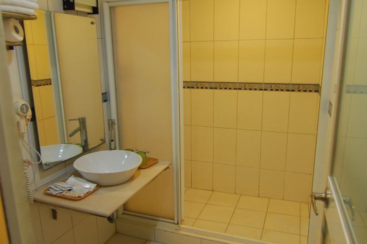 Standard Quadruple Room(No Window)