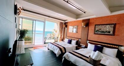 Ming-Jun Holiday Inn